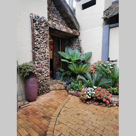 Palm Tree Accommodation Roodepoort Esterno foto